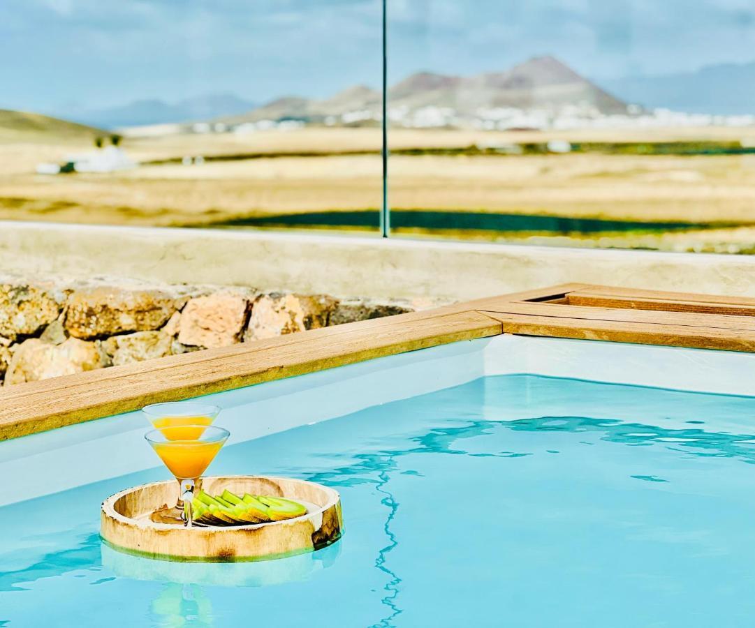 Canaryislandshost L The Sky Suites Tinajo Exteriör bild